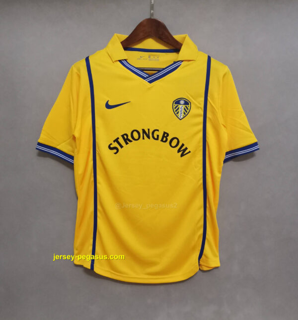 Leeds United yellow away