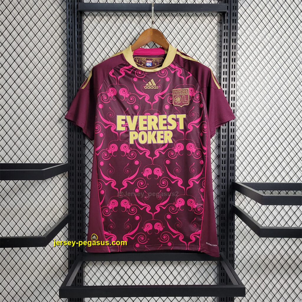 Lyon red away