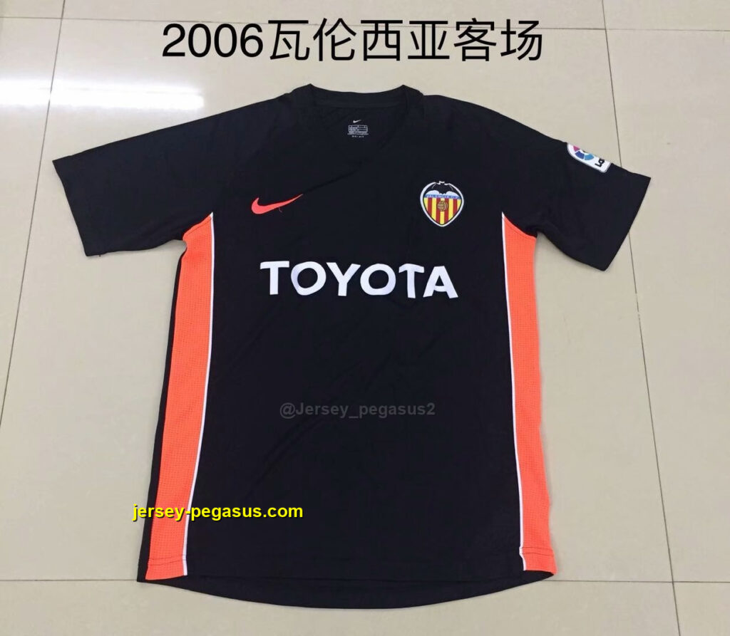 Valencia away black