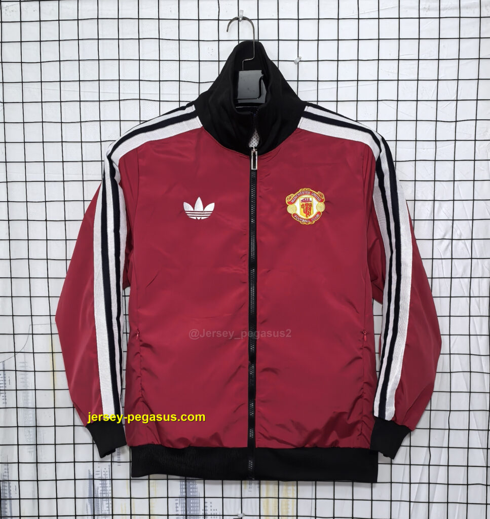 Manchester United Retro Windbreaker