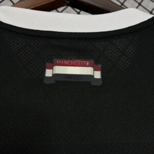 Manchester United Black Goalkeeper Kit