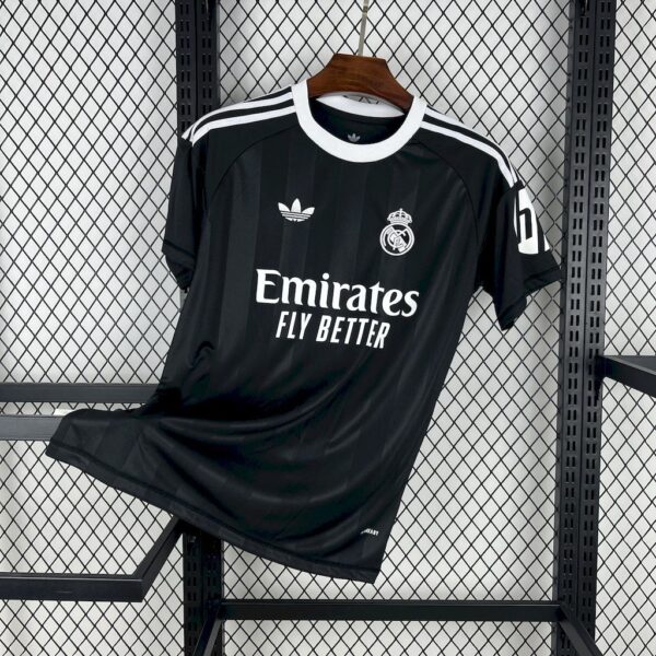 Real Madrid Black Goalkeeper Shirt Football Uniform