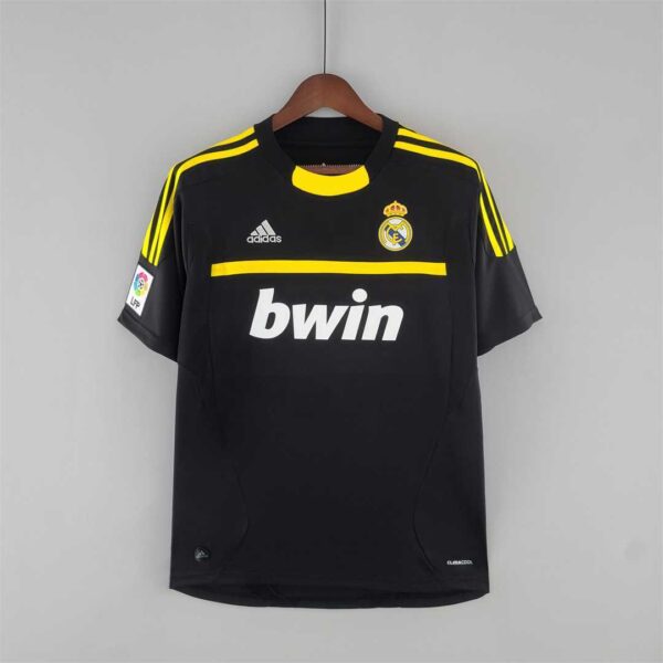 Real Madrid goalkeeper black