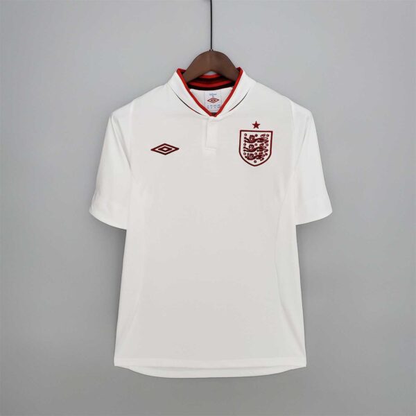 2012 England home1684421307000