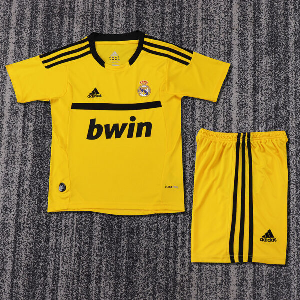 Real Madrid Retro Goalkeeper Kid Kits Youth Apparels