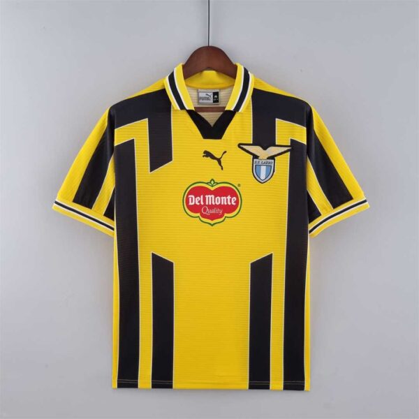 Lazio third away