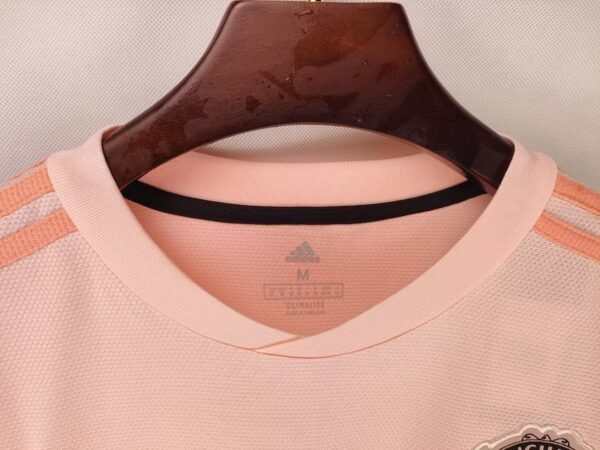 Manchester United Away Pink Retro Kit Jerseys Supllier