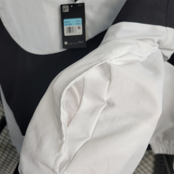 2023 Windbreaker NIKE white with black big logo