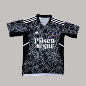 Colo-Colo black goalkeeper