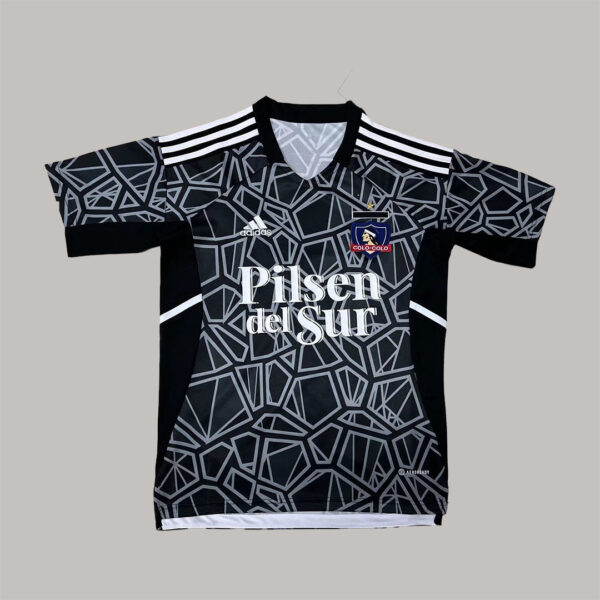 Colo-Colo black goalkeeper