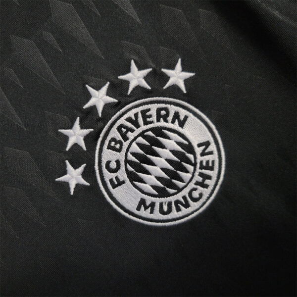 Bayern black goalkeeper