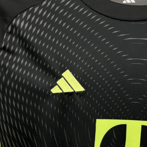 Bayern Munich Black Goalkeeper Kid Kits Youth Apparels