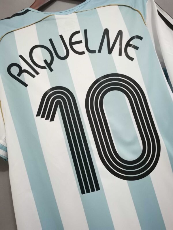 2006 Argentina home