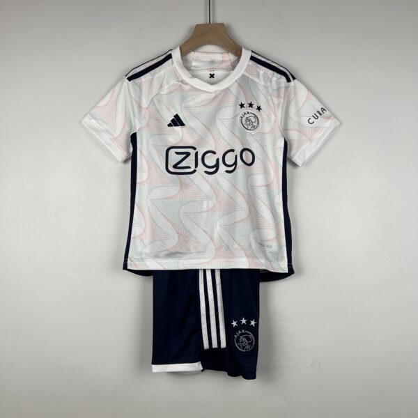 Kids Ajax away