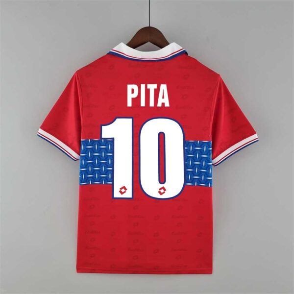96 La Católica third away