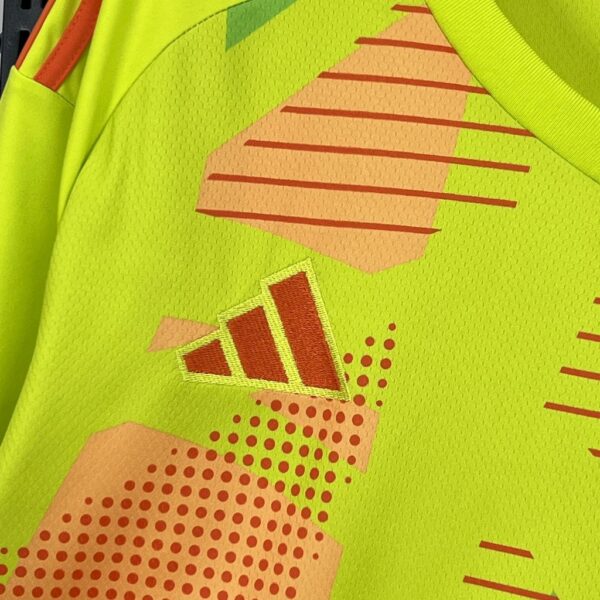 Flamengo Goalkeeper Yellow Shirt Football Uniform