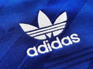 Manchester United blue away kid kits
