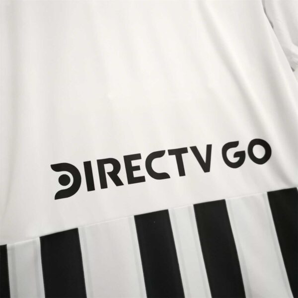 Colo Colo black and white vertical bars