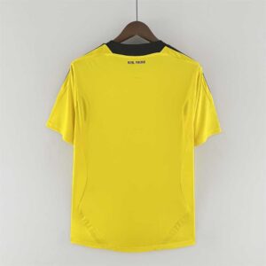 Real Madrid goalkeeper yellow