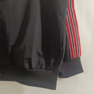 1991 MNU black red classic retro Windbreaker