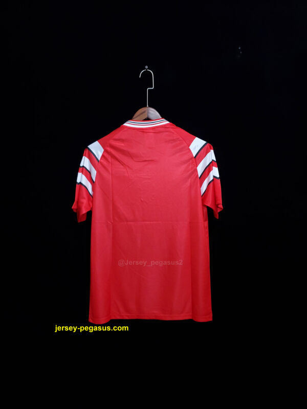 Retro Wanderers third away