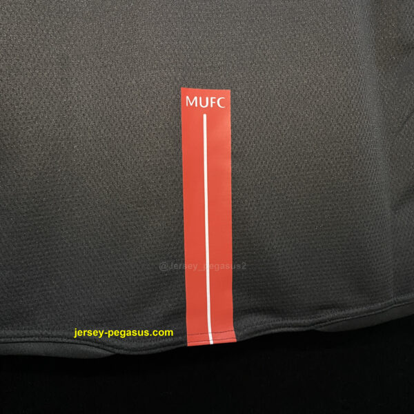 Retro M-u third away black