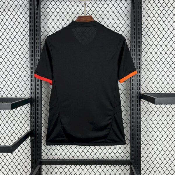 Galatasarays 2025-26 Black Special Edition Jersey