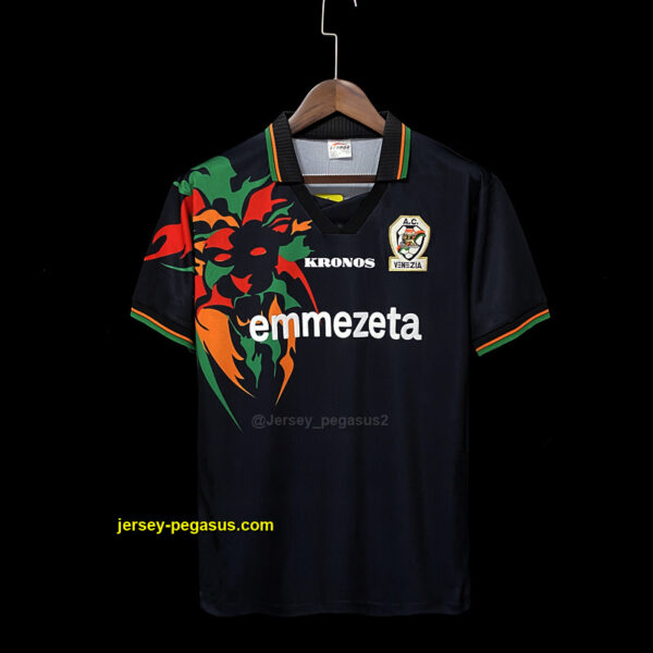Retro 1998 Venice home