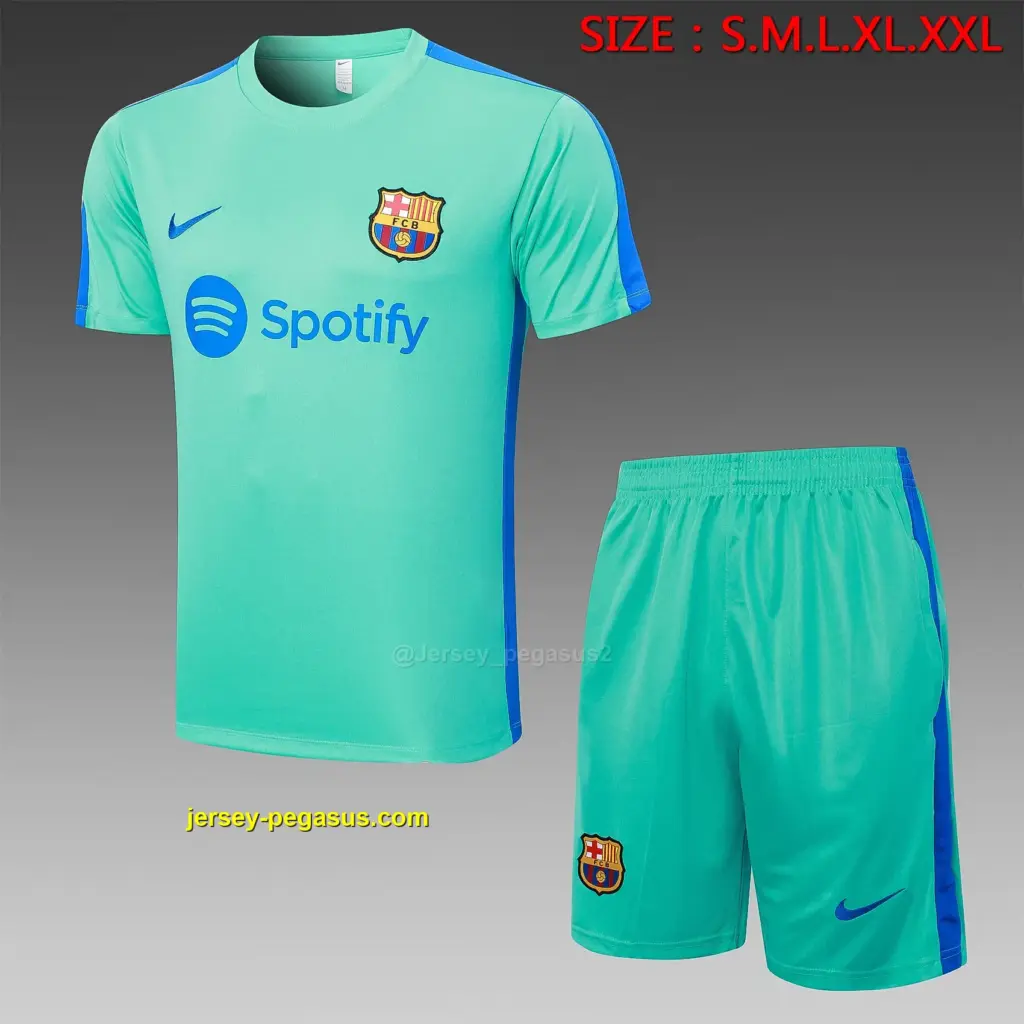 Short-sleeved 2324 Barcelona light green (with cropped pants)