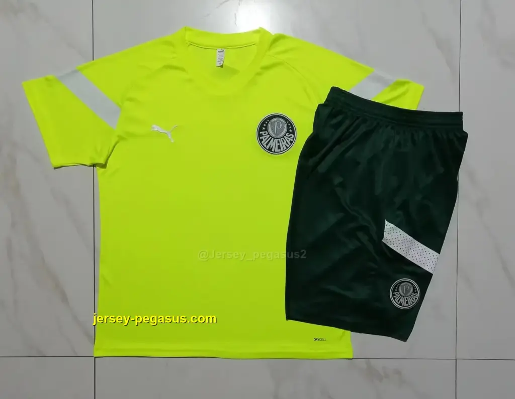 Short-sleeved 2324 Palmeiras fluorescent green (with cropped pants)