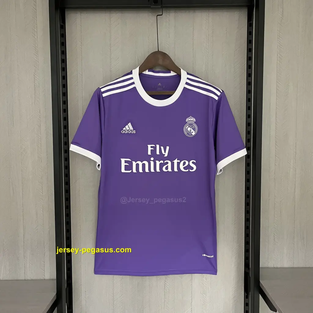 Retro 2016-17 Real Madrid away