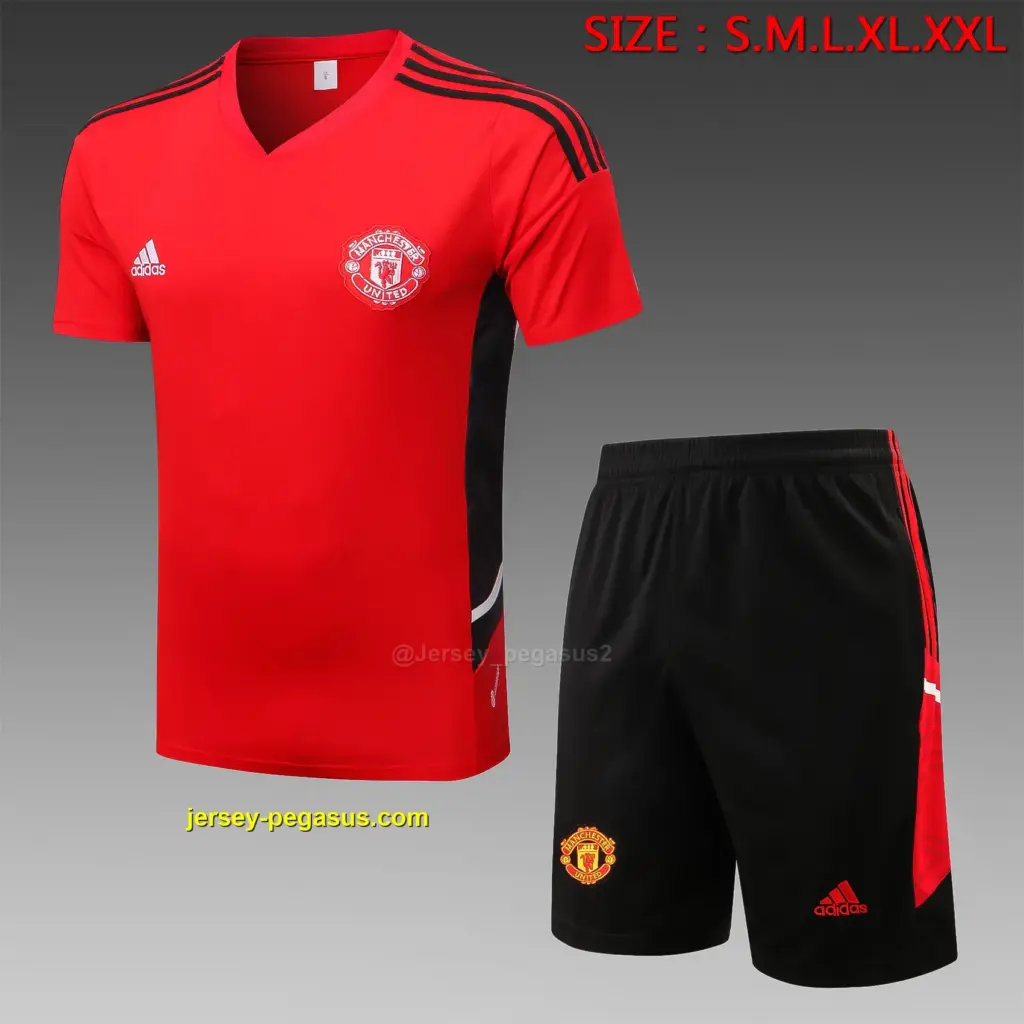 short-sleeved 2223 Manchester United red (with five-length pants)
