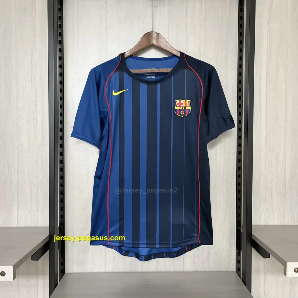 Retro Barcelona 2004-05 away jersey