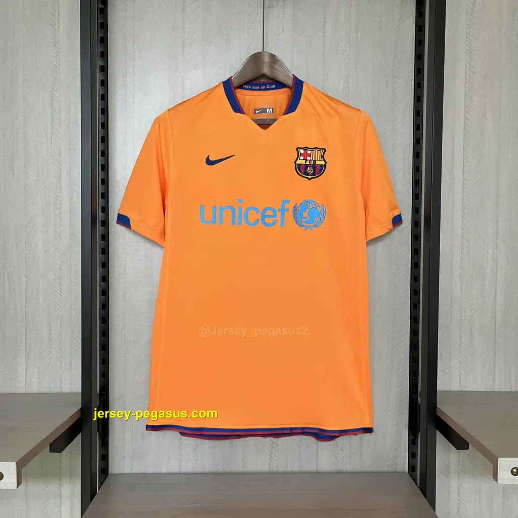 Retro Barcelona 2006-07 away jersey