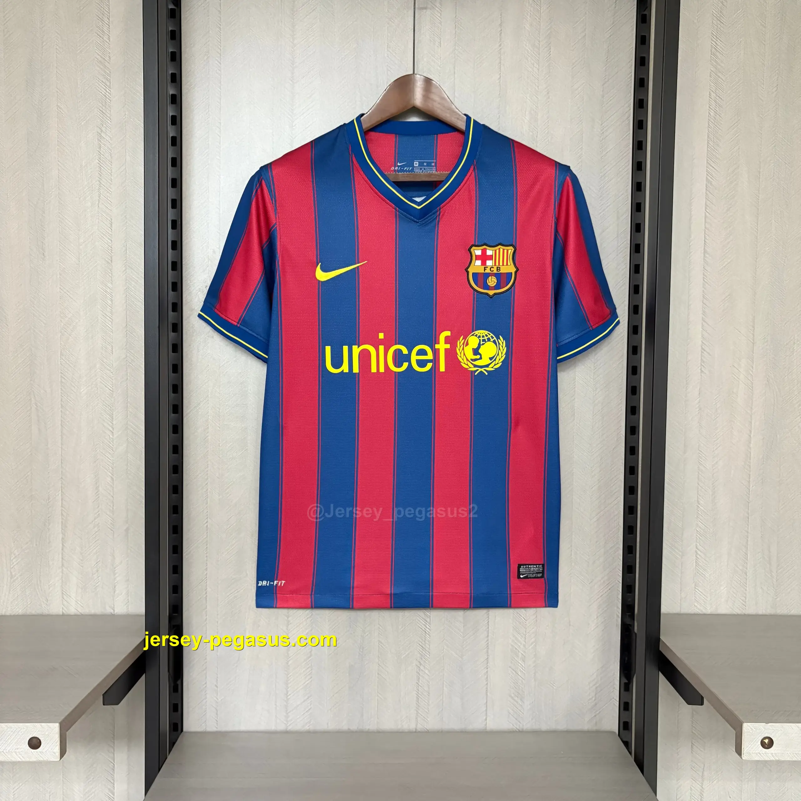 Retro Barcelona 2009-10 home Retro Barcelona 2009-10 home