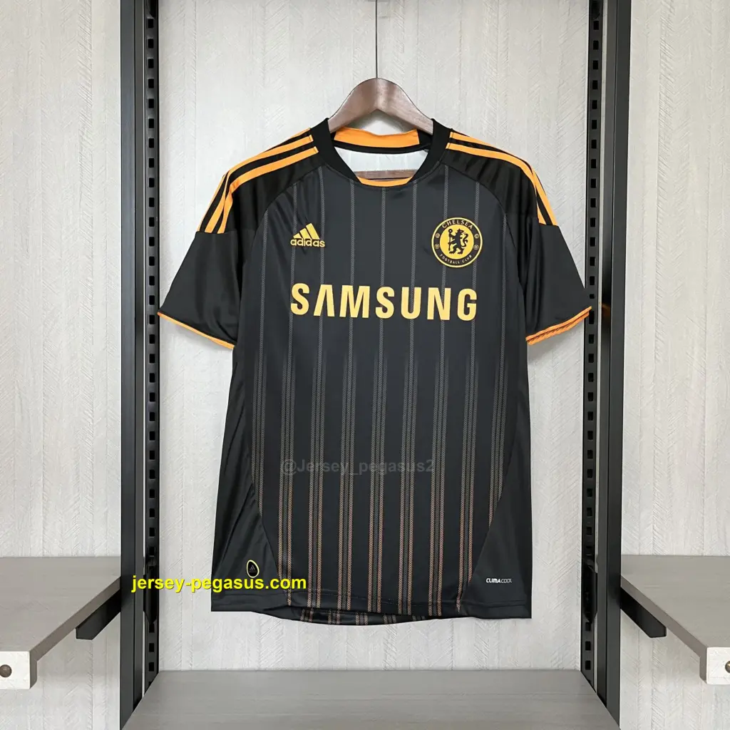 Retro Chelsea 2010-11 away jersey