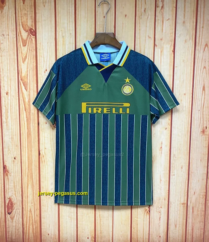 Retro Inter away