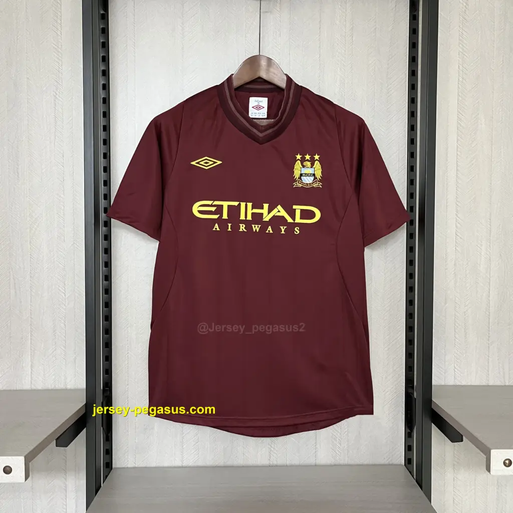 Retro Manchester City 2012-13 away jersey
