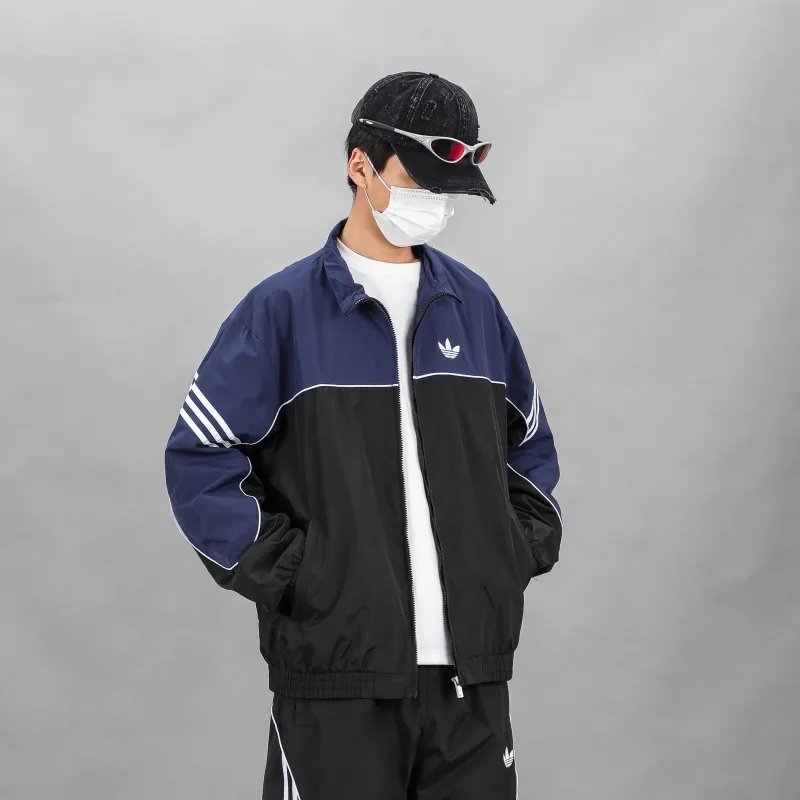 120885 clover embroidered windbreaker