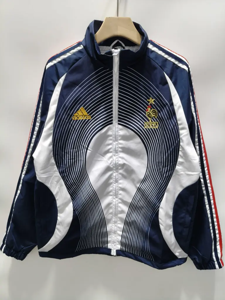 2006 French vintage single-sided embroidered windbreaker