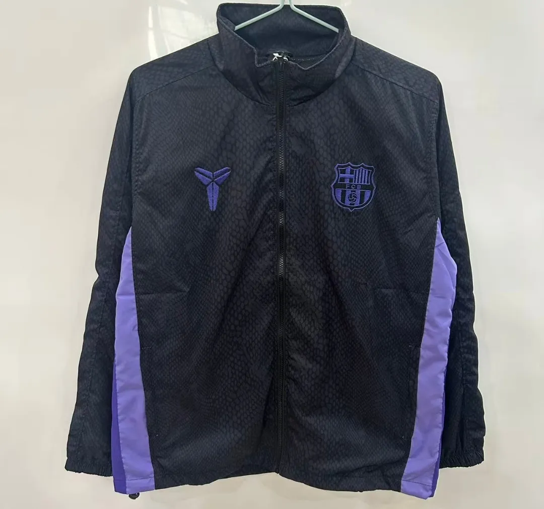 2526 Barcelona black and purple single-sided embroidered windbreaker 2526 Barcelona black and purple single-sided embroidered windbreaker