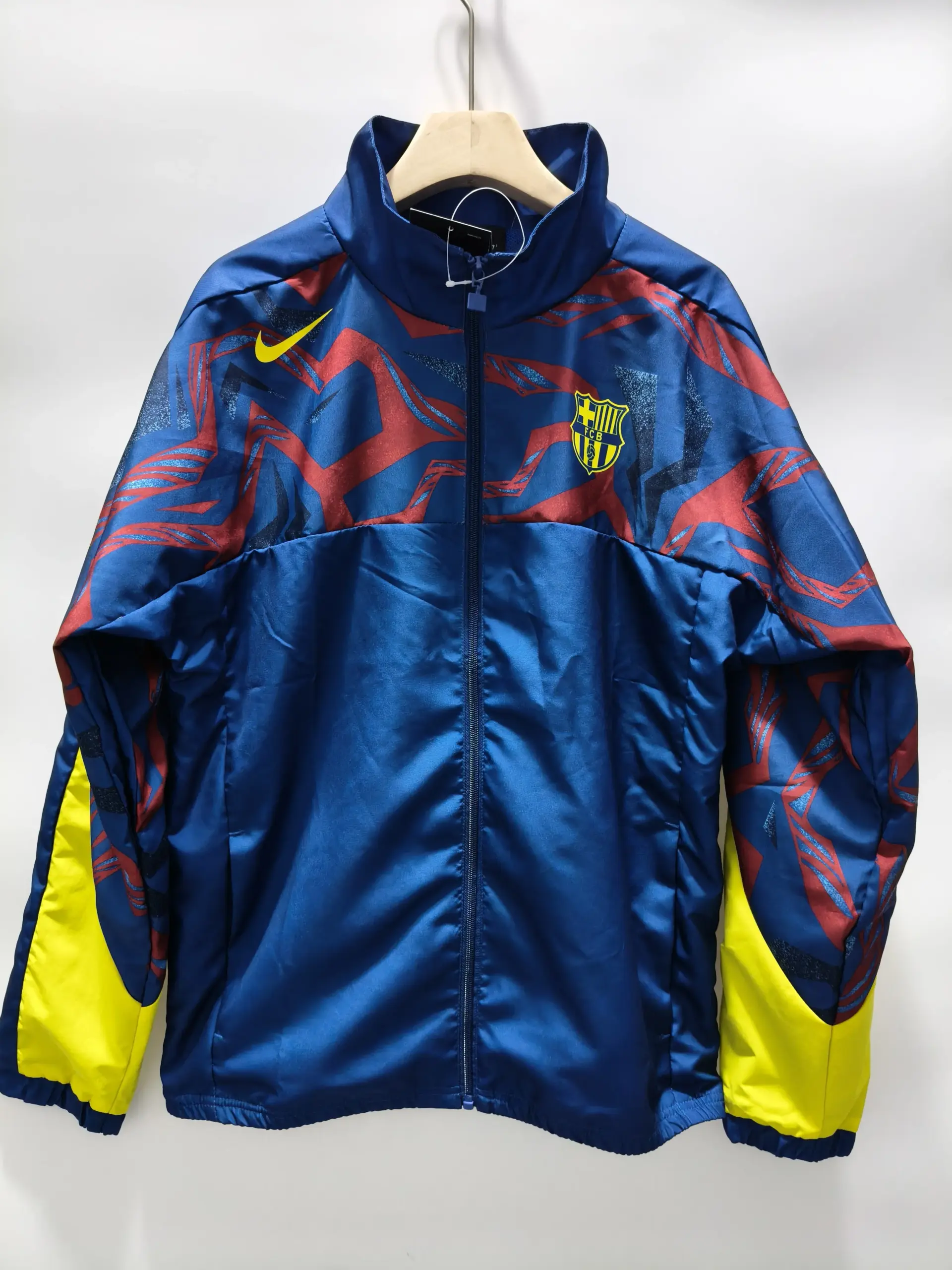 2526 Barcelona camouflage single-sided hot stamping windbreaker 2526 Barcelona camouflage single-sided hot stamping windbreaker