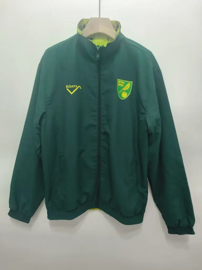92 Norwich Main Reversible Silicone Windbreaker