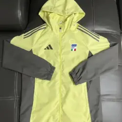 Italian football uniform yellow windbreaker