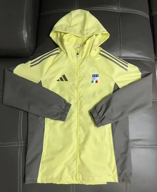 Italian football uniform yellow windbreaker Italian football uniform yellow windbreaker