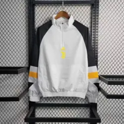 Juventus white half pull