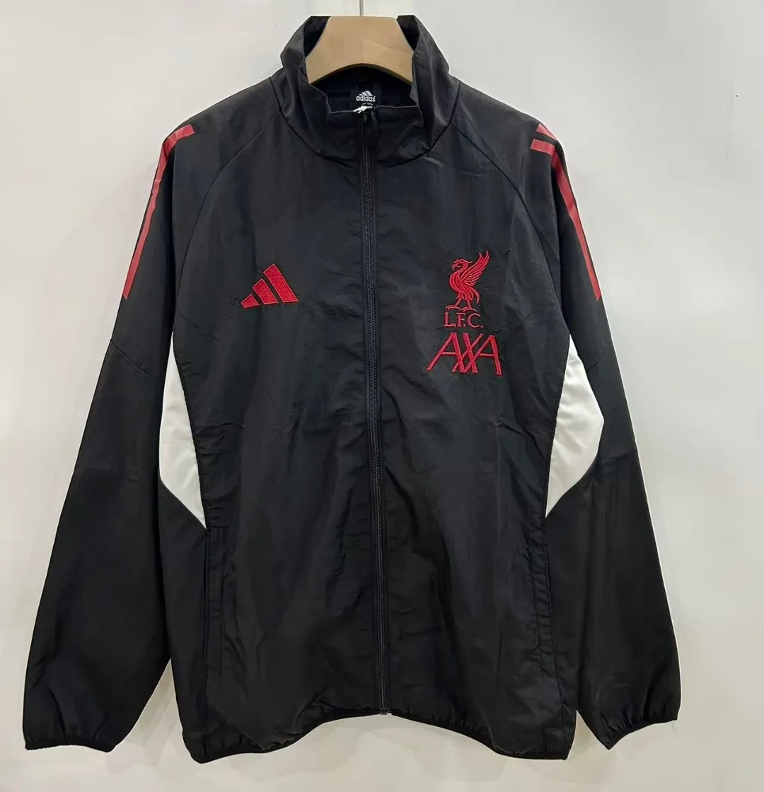 Liverpool black-red label single-sided embroidered windbreaker Liverpool black-red label single-sided embroidered windbreaker