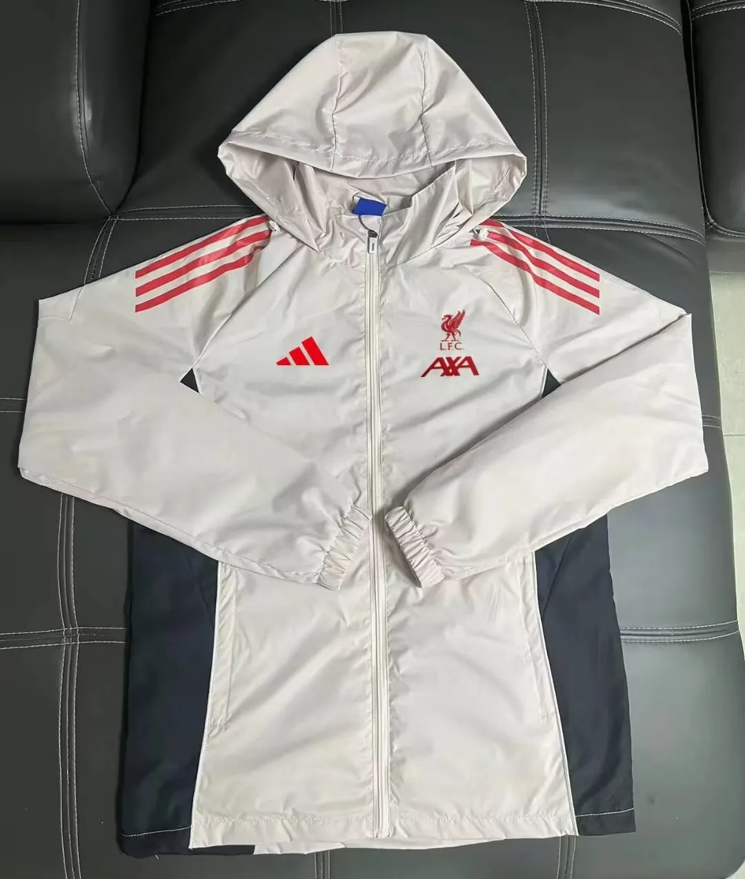 Liverpool football jersey windbreaker beige Liverpool football jersey windbreaker beige