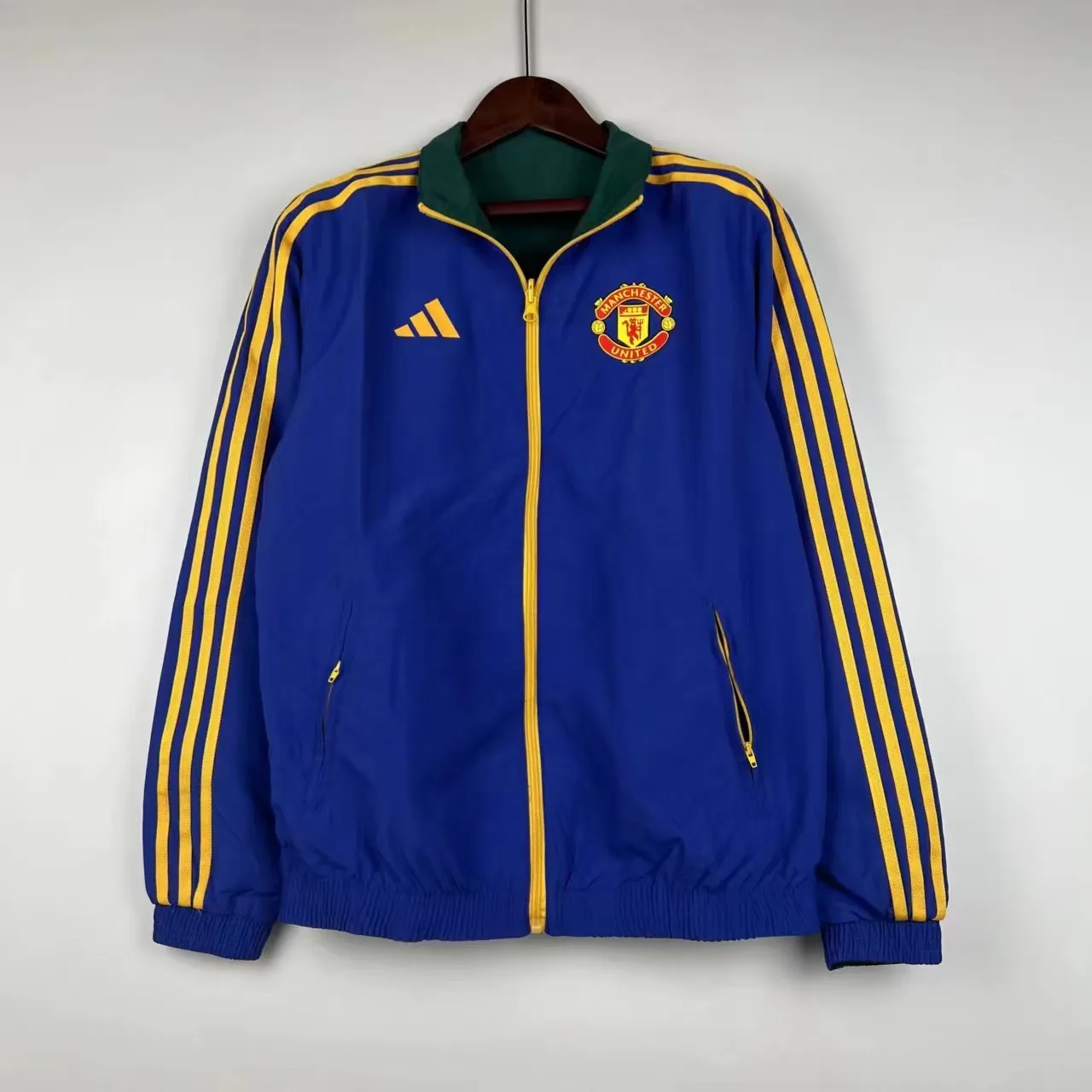 Manchester United blue and green double-sided silicone windbreaker Manchester United blue and green double-sided silicone windbreaker