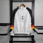 Manchester United white half pull